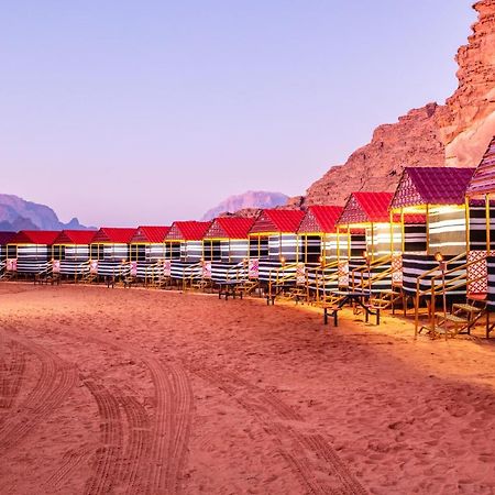 瓦迪拉姆 Rainbow Camp酒店 外观 照片